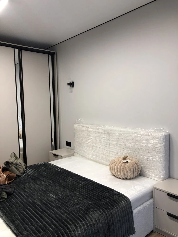 Selling apartment with new renovation and Bosch appliances in a building