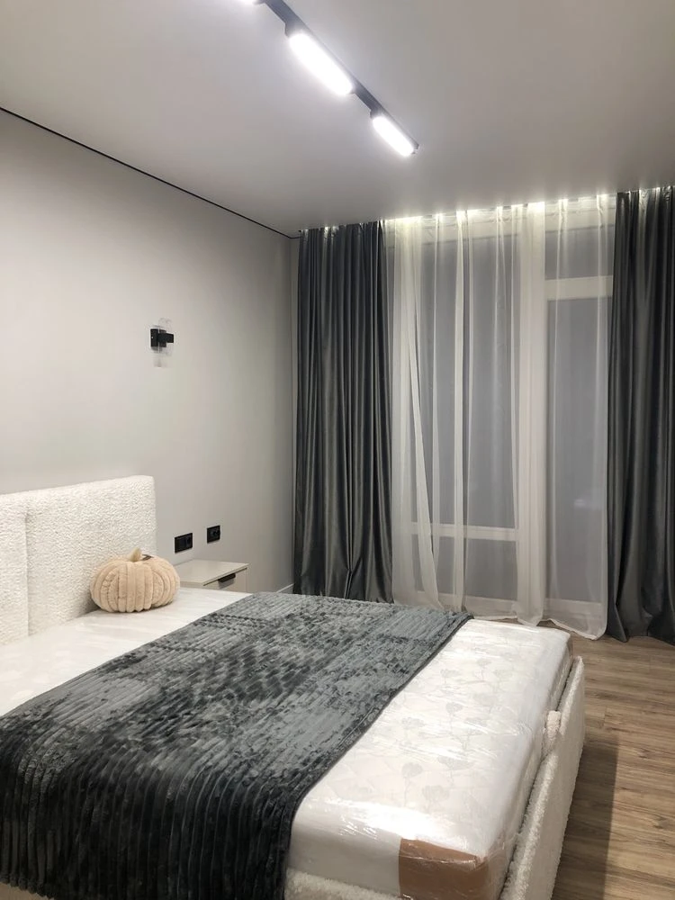 Selling apartment with new renovation and Bosch appliances in a building