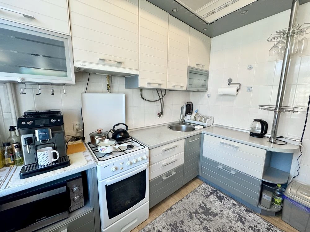 For Sale: Two-bedroom apartment. Central Street/Water Supply Street