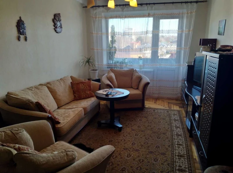 For Sale: Spacious 3-bedroom apartment on the waterfront