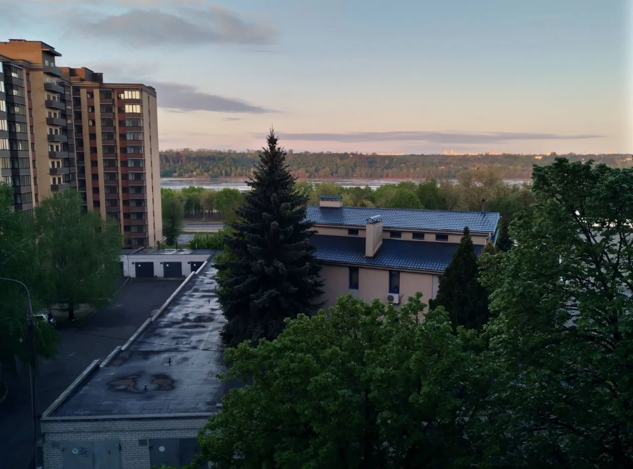 For Sale: Spacious 3-bedroom apartment on the waterfront