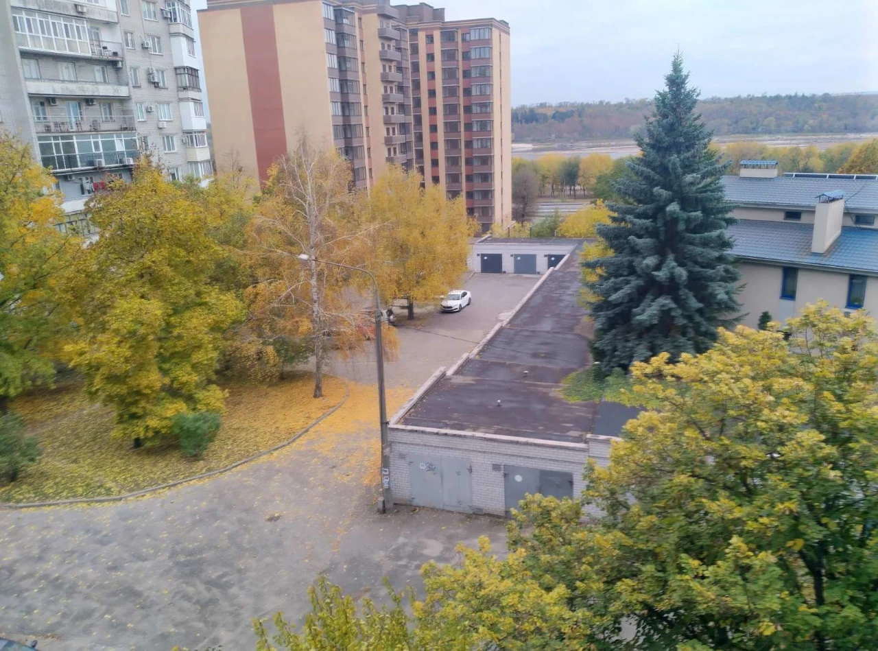 For Sale: Spacious 3-bedroom apartment on the waterfront