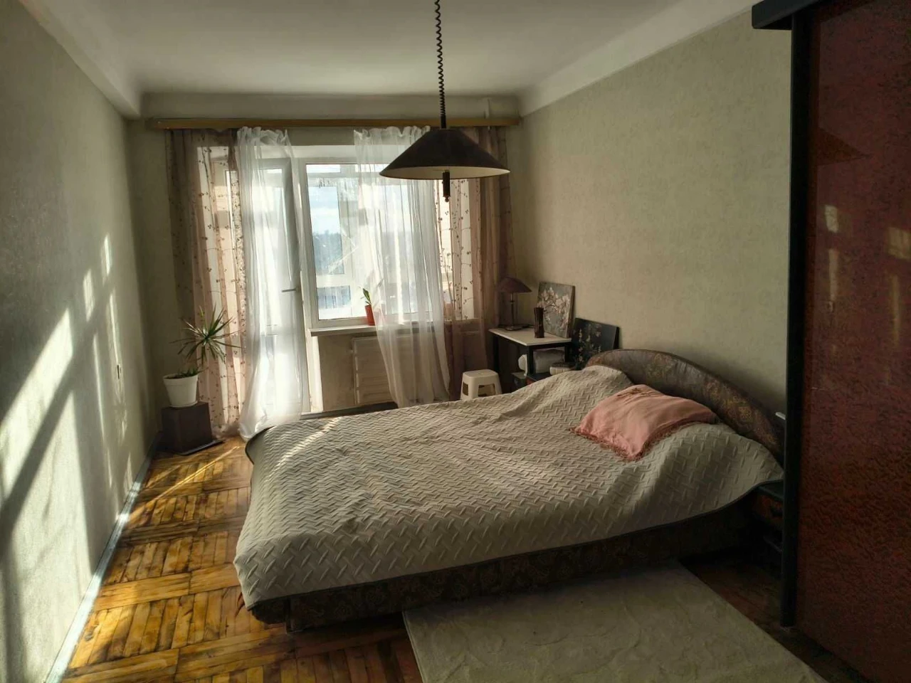 For Sale: Spacious 3-bedroom apartment on the waterfront