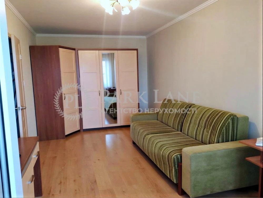 2-кімнатна квартира, вул. Лятошинського, метро Іподром
