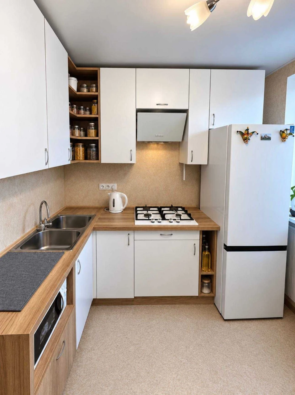 For Sale: 2-bedroom apartment near the Botanical Garden metro station