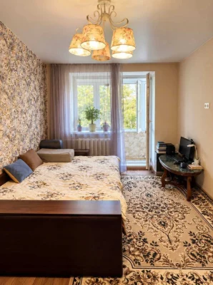 For Sale: 2-bedroom apartment near the Botanical Garden metro station