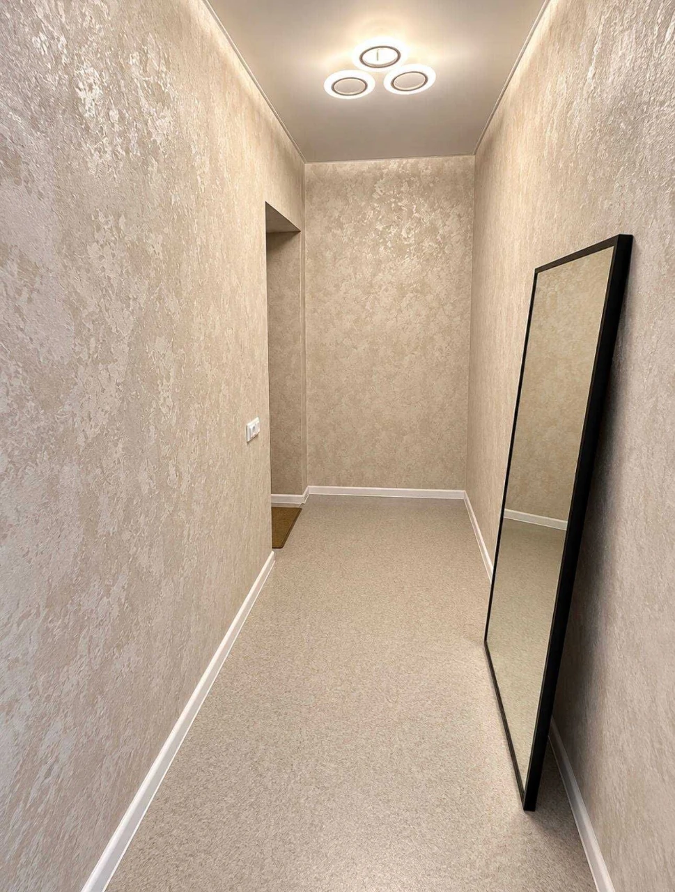 For Sale: 2-bedroom apartment near the Botanical Garden metro station