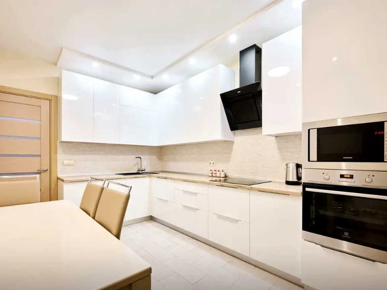 Apartment. Dragomanova Street, Kyiv
