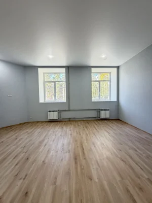 For Sale: 3-bedroom apartment on Arkasivska Street with turnkey renovation