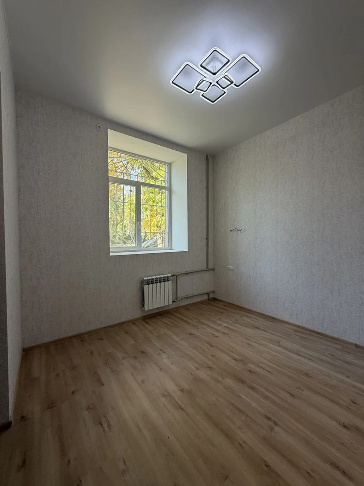 For Sale: 3-bedroom apartment on Arkasivska Street with turnkey renovation