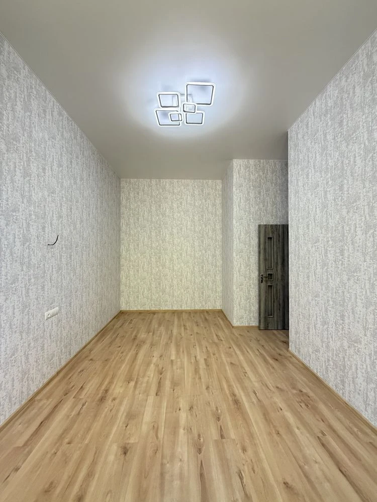 For Sale: 3-bedroom apartment on Arkasivska Street with turnkey renovation