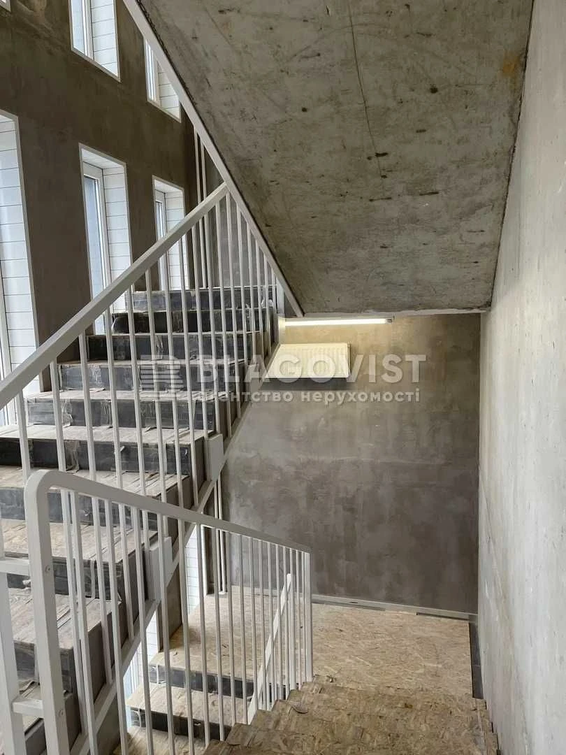 Modern apartment-studio for sale in complex 044, Podilsky district!