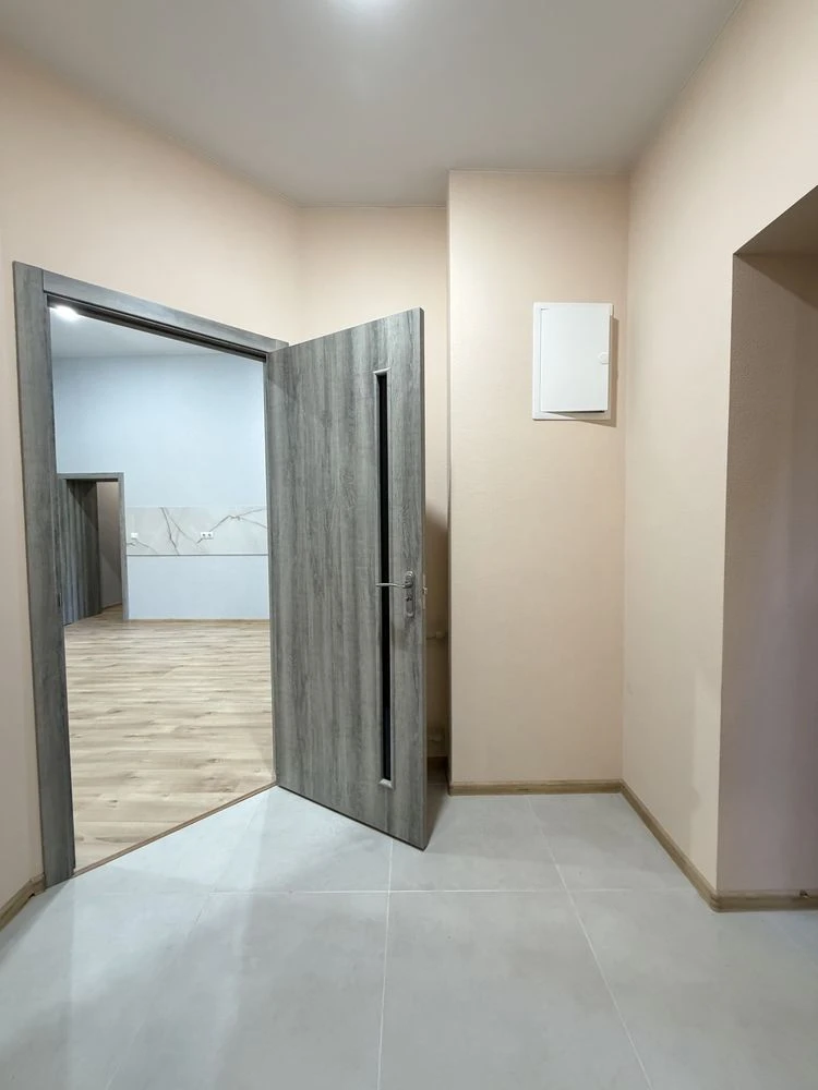 3-bedroom apartment for sale on Arkasivska Street with renovation