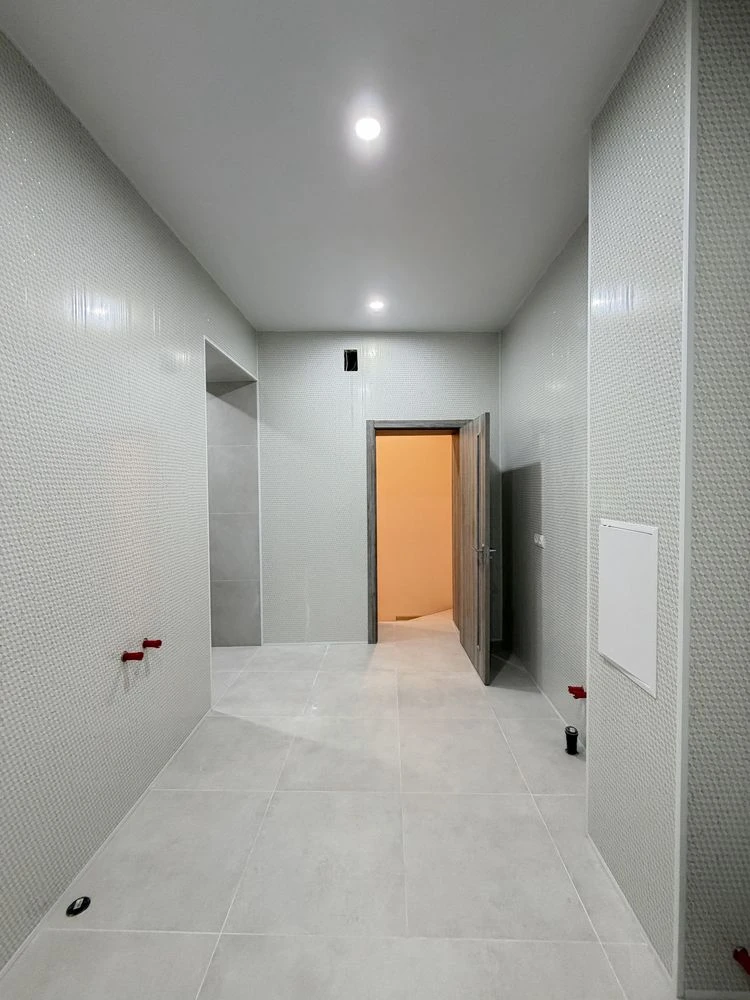 3-bedroom apartment for sale on Arkasivska Street with renovation