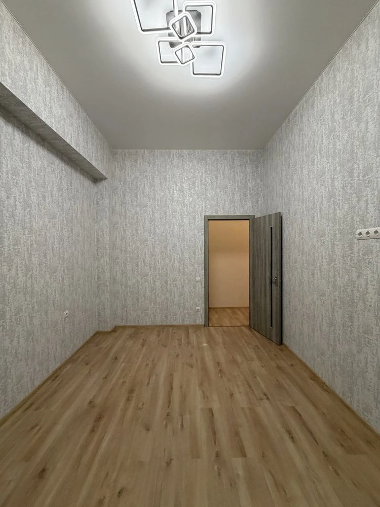 3-bedroom apartment for sale on Arkasivska Street with renovation