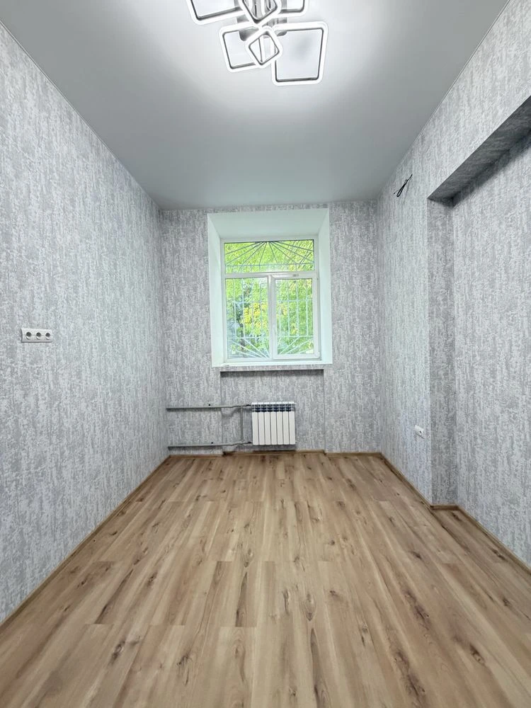 3-bedroom apartment for sale on Arkasivska Street with renovation