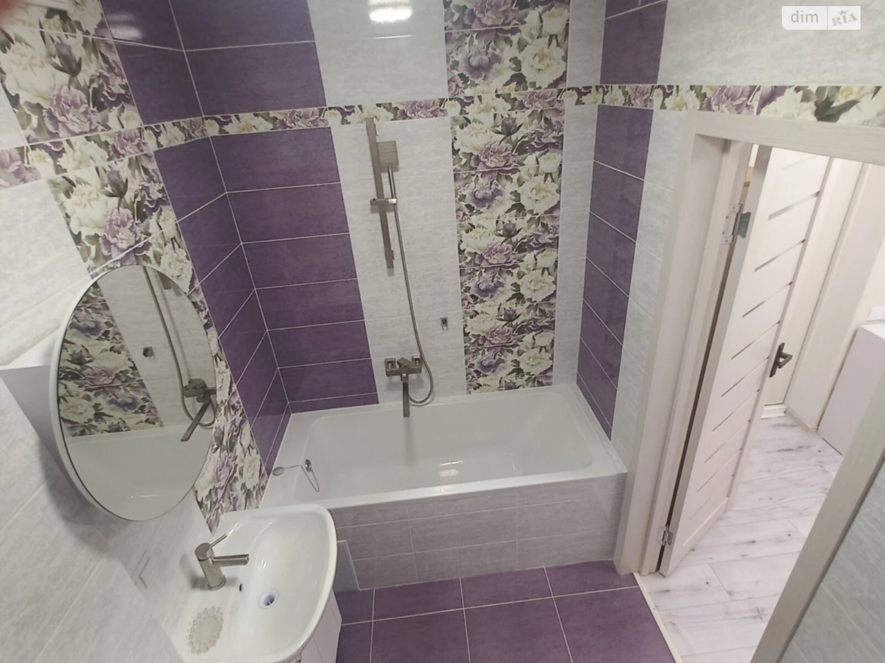 Продається Квартира в Харцивському Масиві