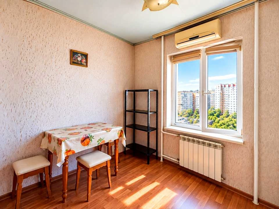 Квартира. Киев, проспект Тростянецкий