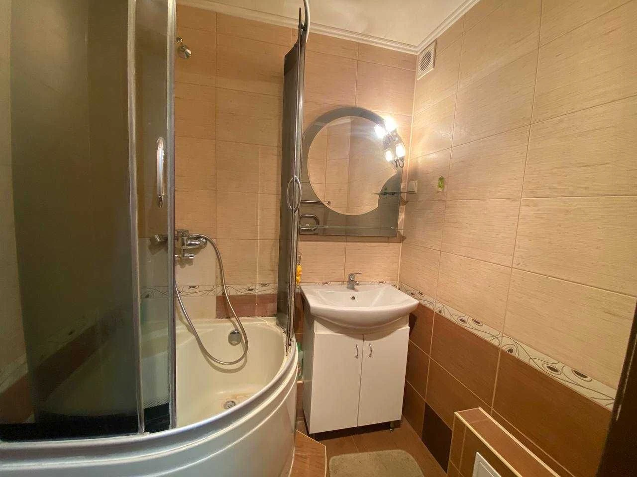 Sale of 3-room apartment on Architektora Nikolayeva st. 3B