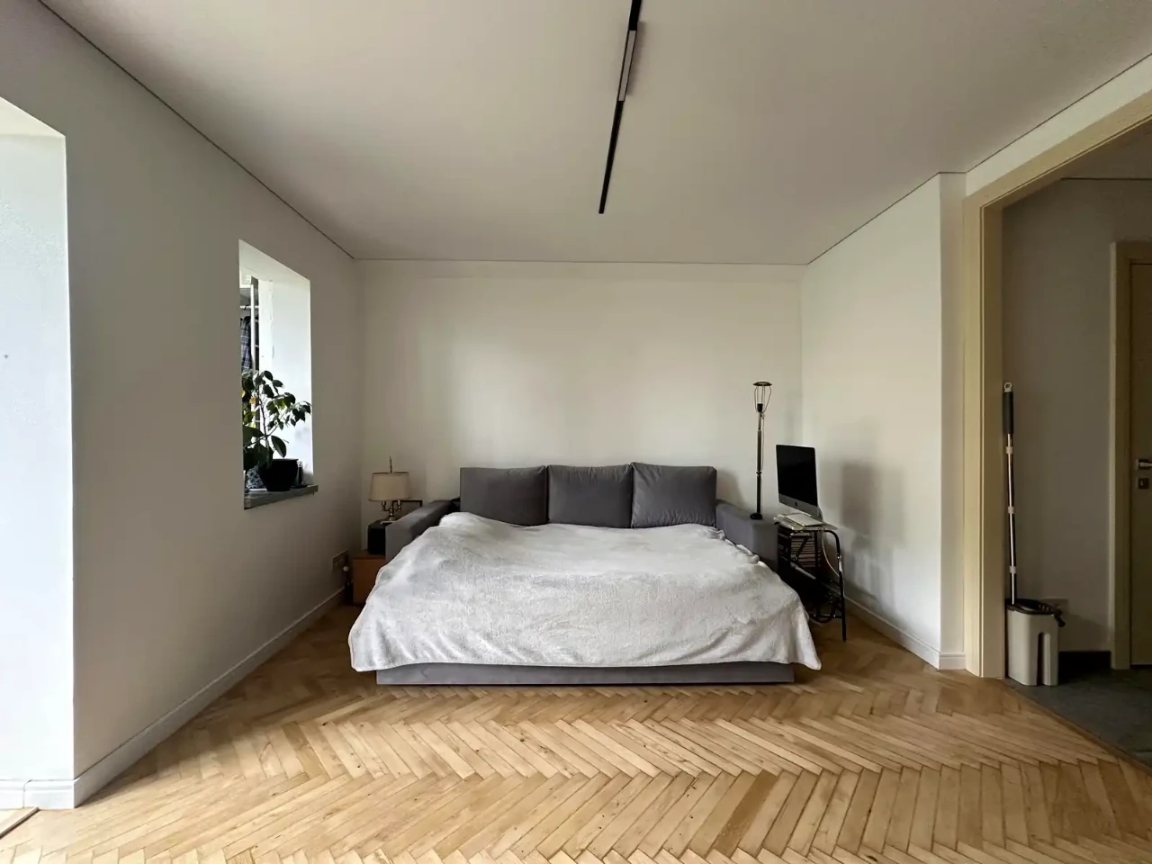 Продається квартира 1-кімнатна 31,7 м² 5/5 поверхів.