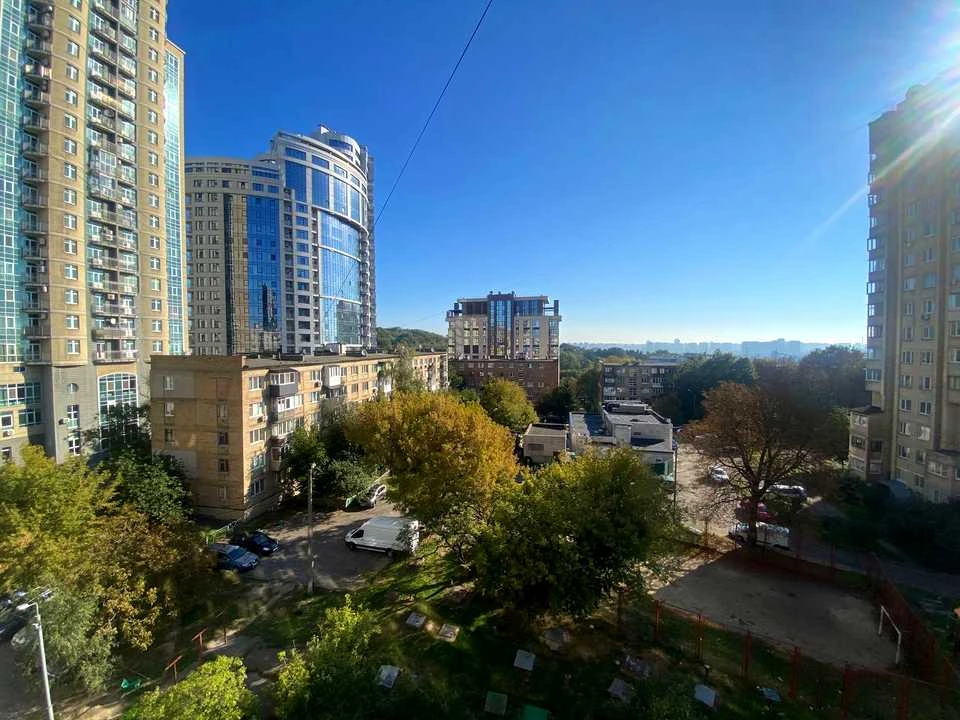 Квартира. Київ, Звіринецька вул.