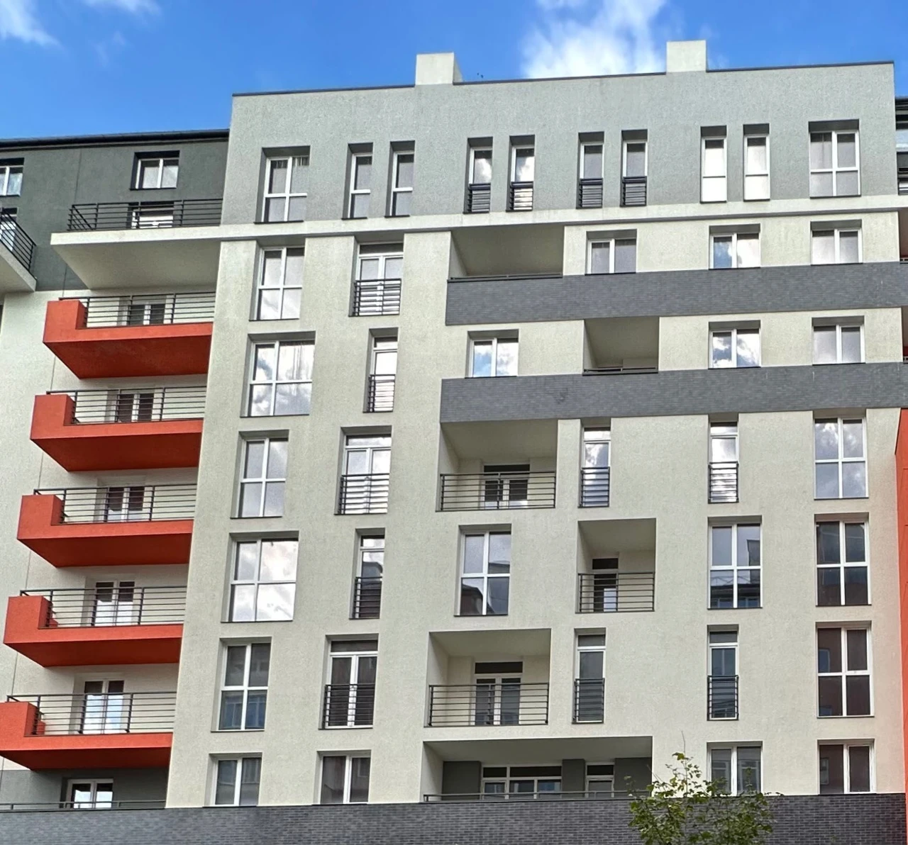 Three-bedroom apartment in a modern residential complex