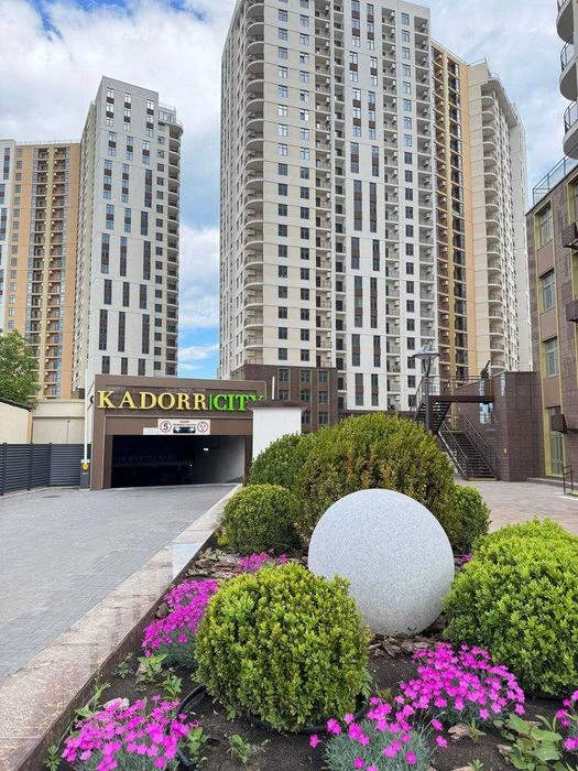 Срочно! 1 комн с балконом 67 Жемчужина Краснова Кадорр