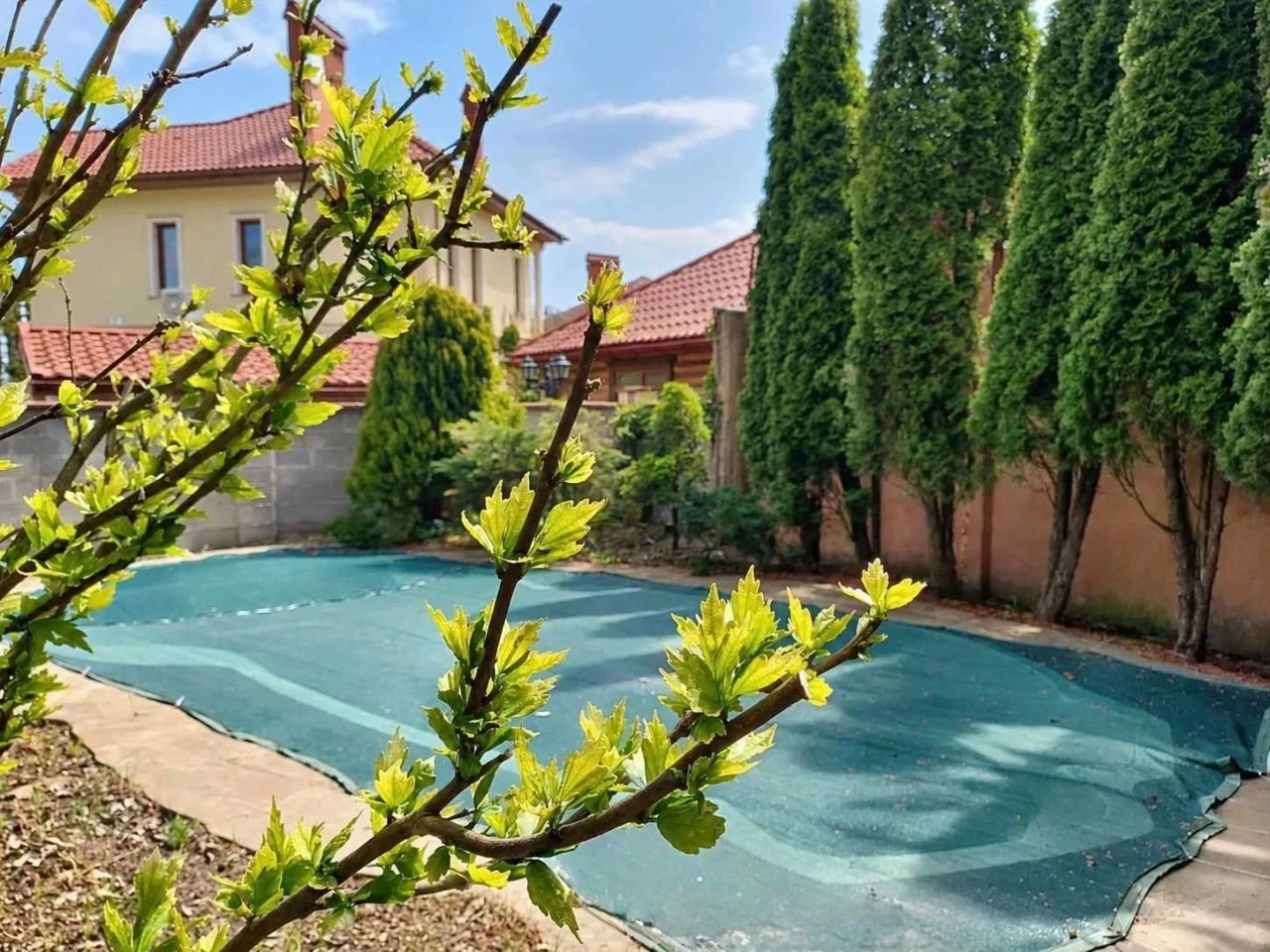 Stylish townhouse for sale, 120 sq m, 4.5 acres with own garden