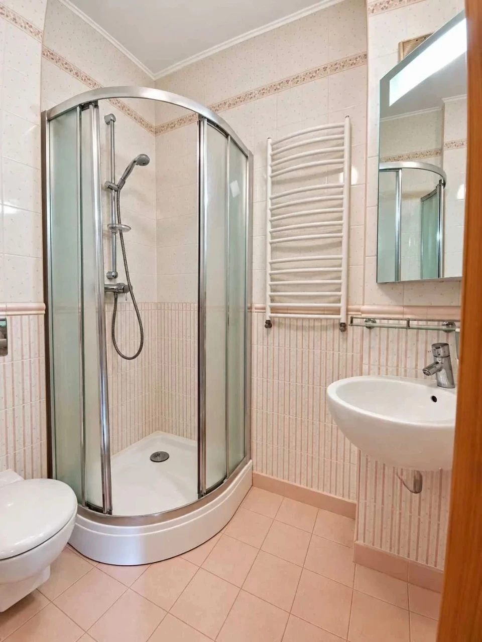 Stylish townhouse for sale, 120 sq m, 4.5 acres with own garden