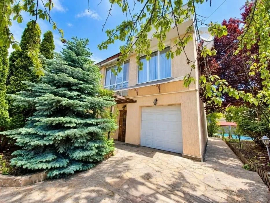 Stylish townhouse for sale, 120 sq m, 4.5 acres with own garden