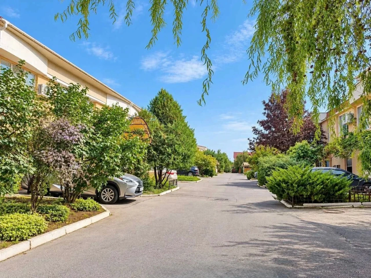 Stylish townhouse for sale, 120 sq m, 4.5 acres with own garden