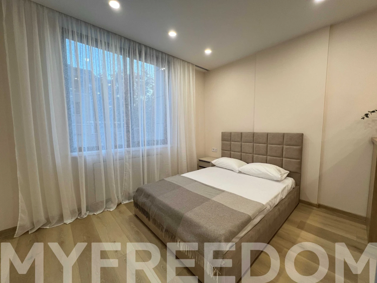Sale of a studio in Podil near Kontrakt Square metro station, Smart Concept Residence