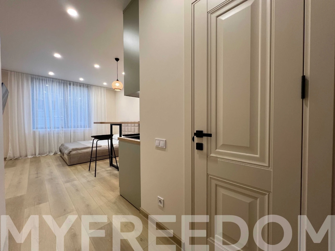 Sale of a studio in Podil near Kontrakt Square metro station, Smart Concept Residence