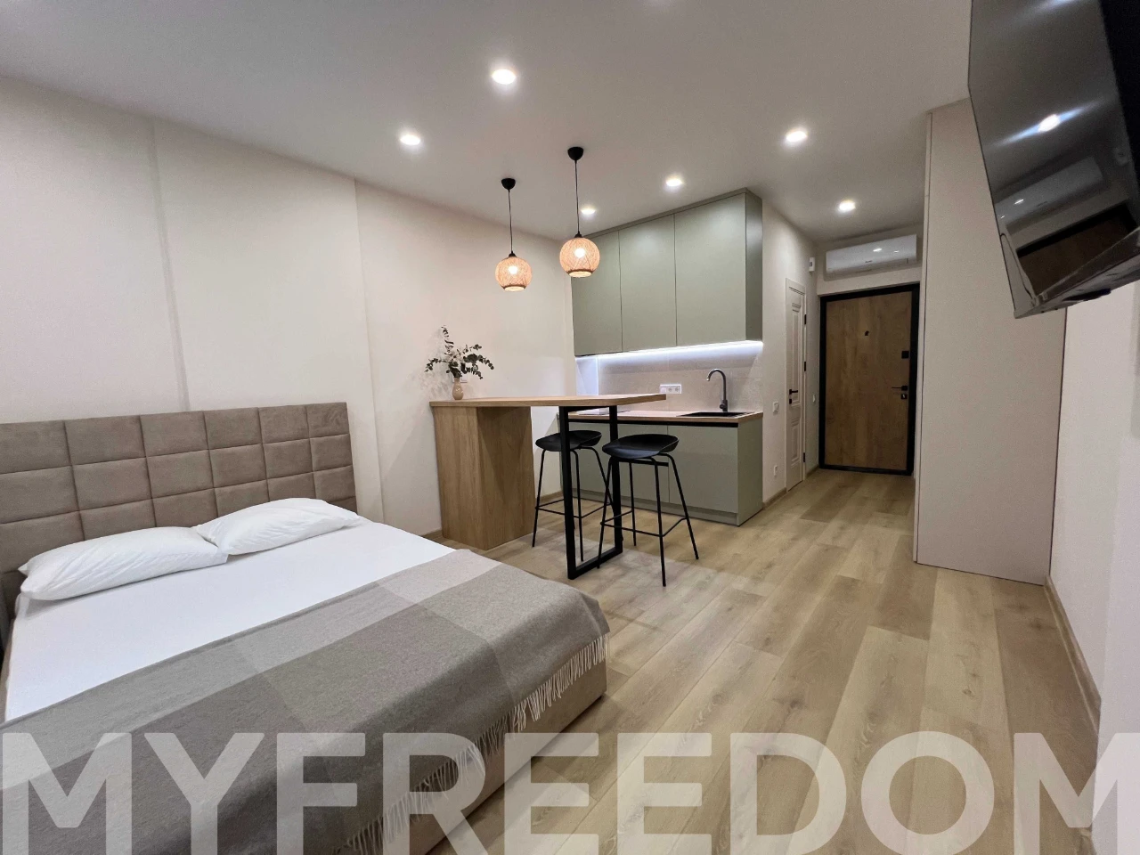Sale of a studio in Podil near Kontrakt Square metro station, Smart Concept Residence