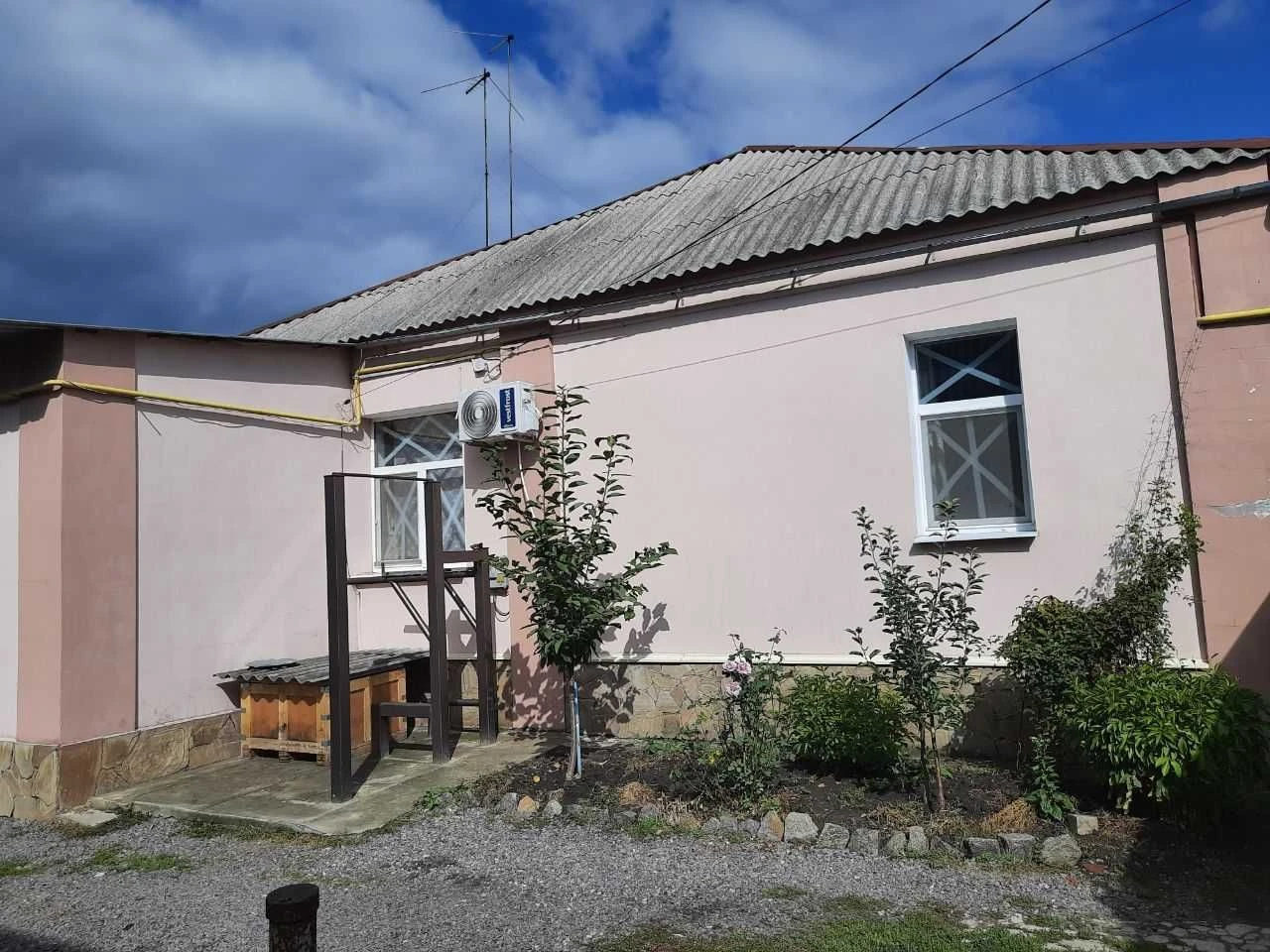 For Sale: 1/2 House, 115 sq m, 81/100, 4 acres, 5 rooms, Franskaya Street