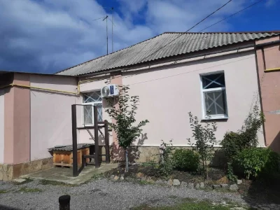 For Sale: 1/2 House, 115 sq m, 81/100, 4 acres, 5 rooms, Franskaya Street