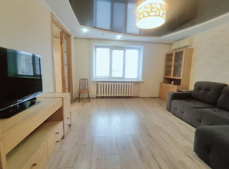 For sale, 2-bedroom apartment in Krasny Kamne, brick house