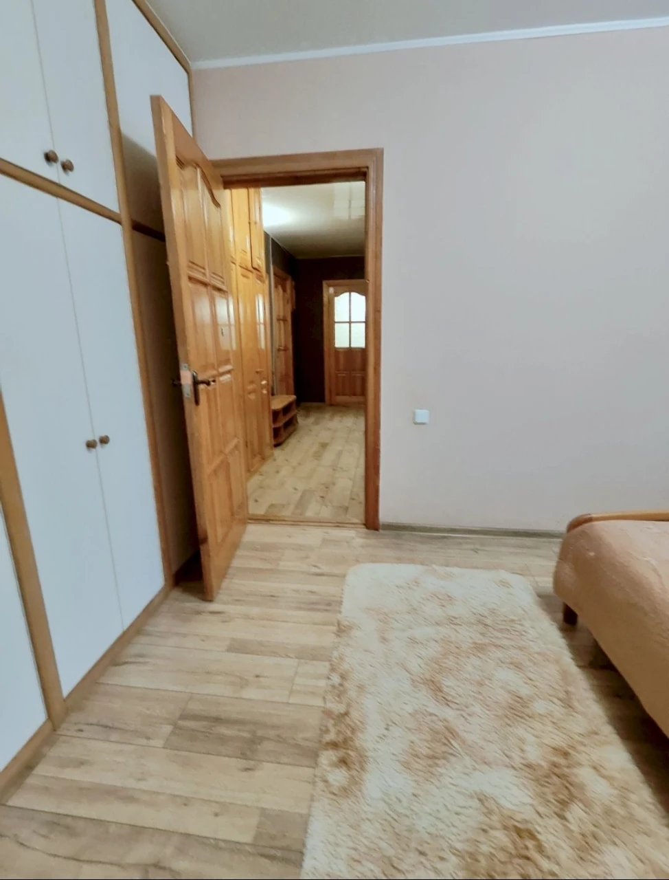 For sale, 2-bedroom apartment in Krasny Kamne, brick house
