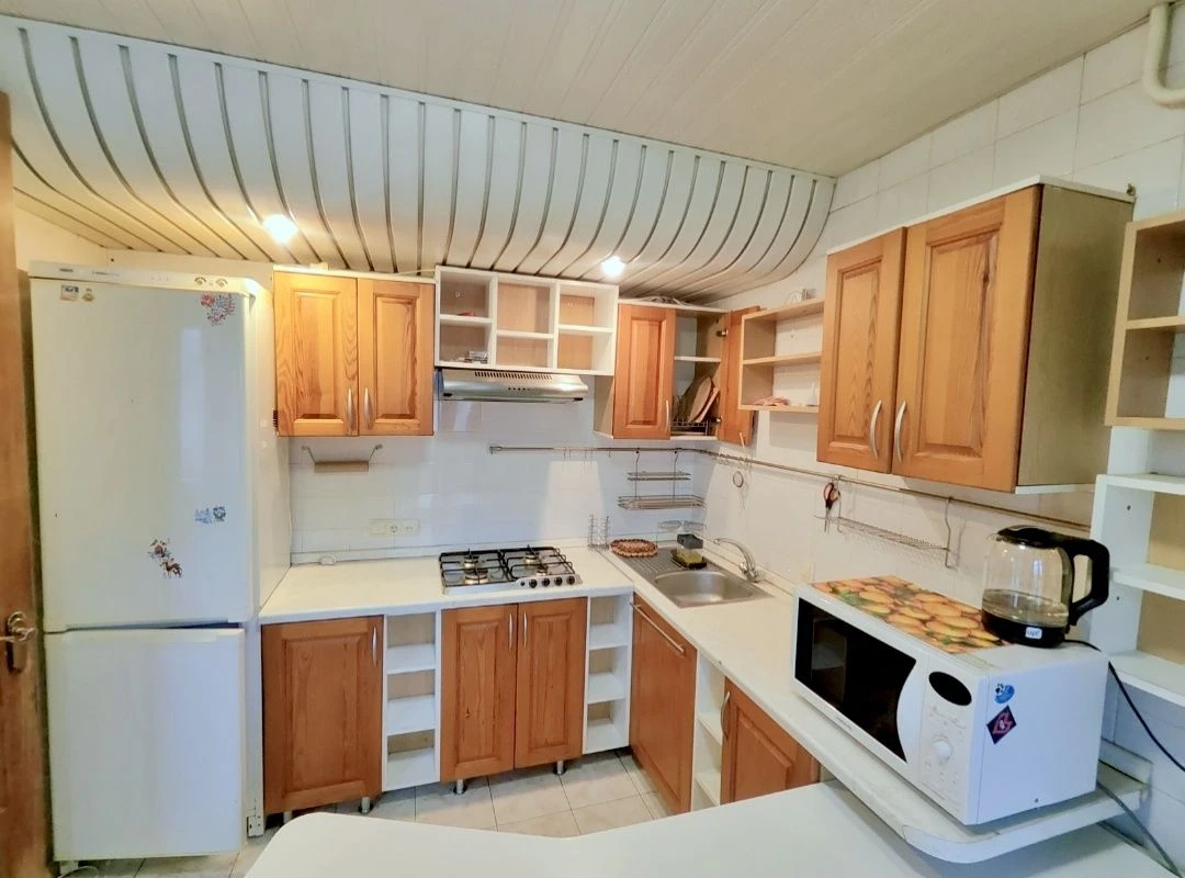For sale, 2-bedroom apartment in Krasny Kamne, brick house