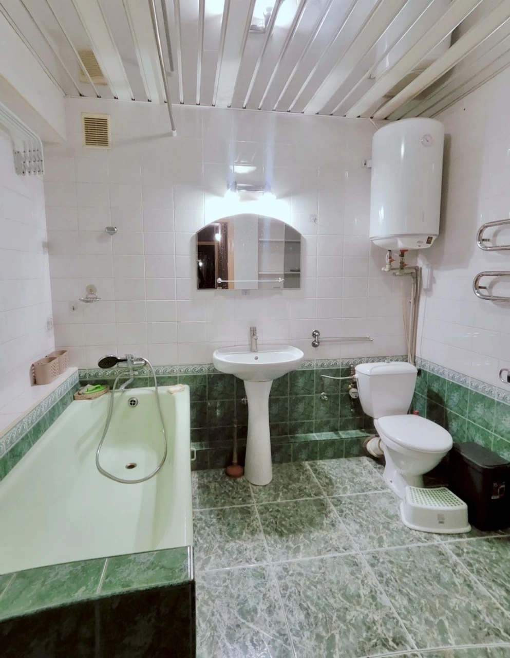 For sale, 2-bedroom apartment in Krasny Kamne, brick house