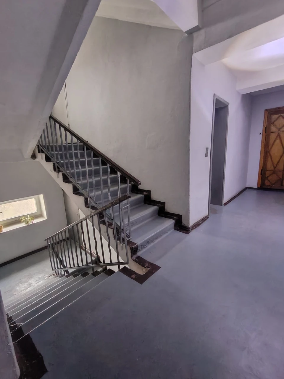 For sale, 2-bedroom apartment in Krasny Kamne, brick house