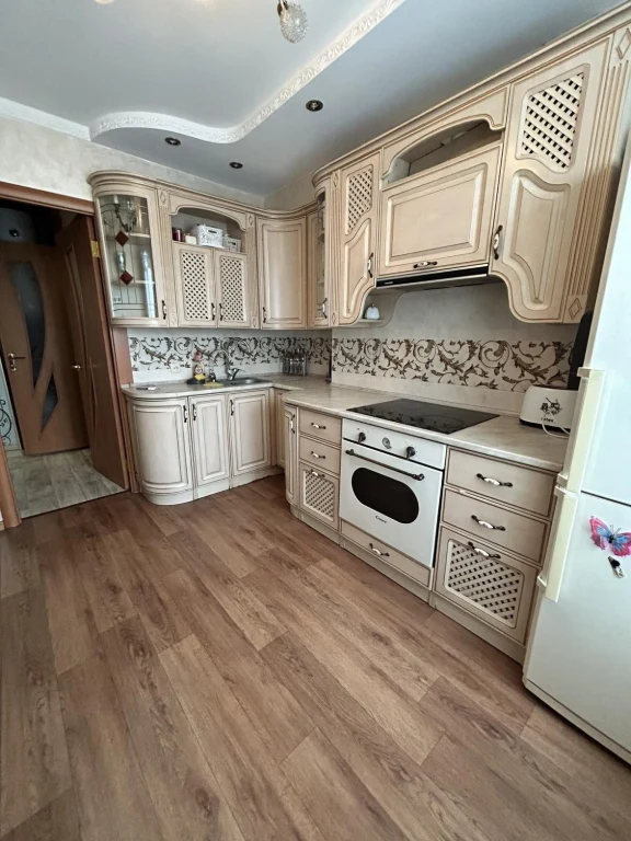 For Sale 2-room apartment on Kommunare