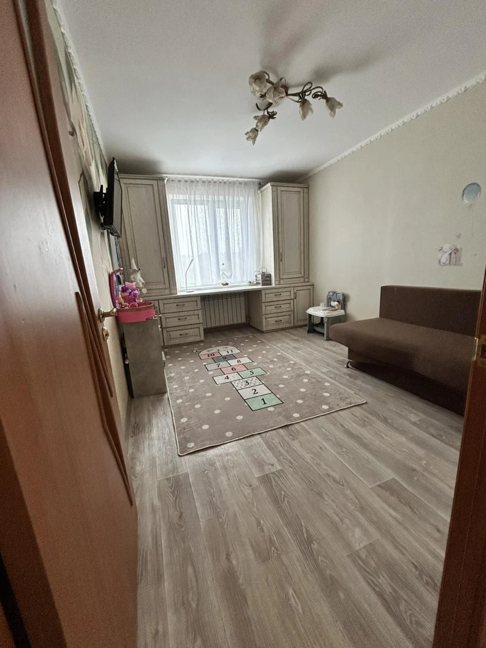 For Sale 2-room apartment on Kommunare
