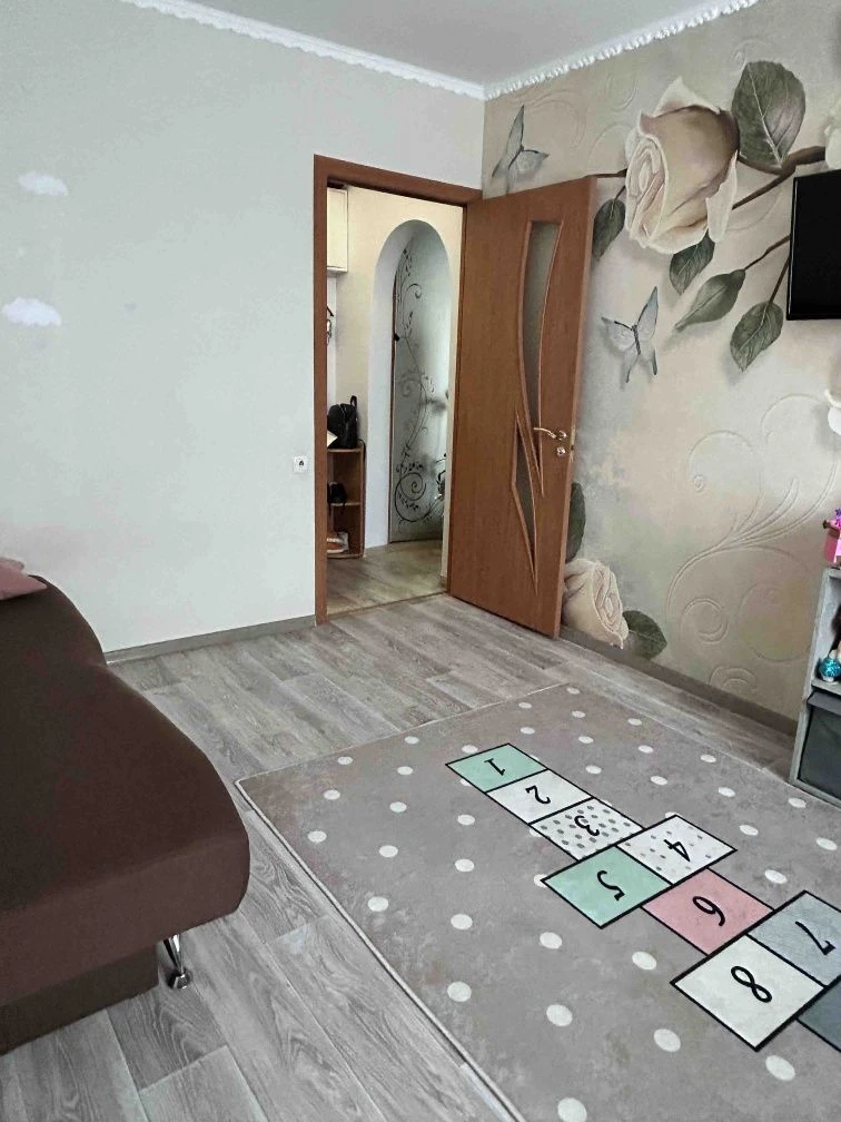For Sale 2-room apartment on Kommunare