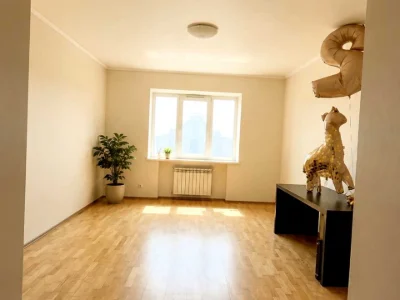 Apartment. Dragomanoova st., Kyiv