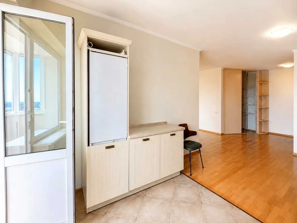 Apartment. Dragomanoova st., Kyiv