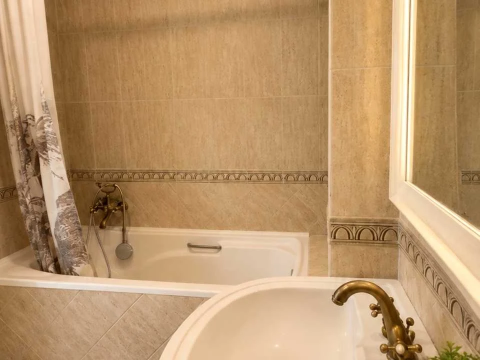 Apartment. Dragomanoova st., Kyiv