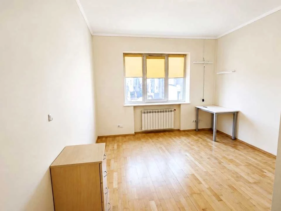 Apartment. Dragomanoova st., Kyiv