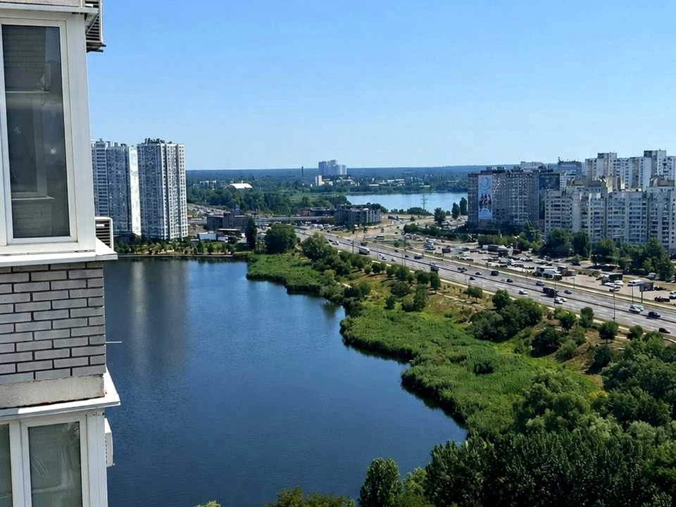 Apartment. Dragomanoova st., Kyiv