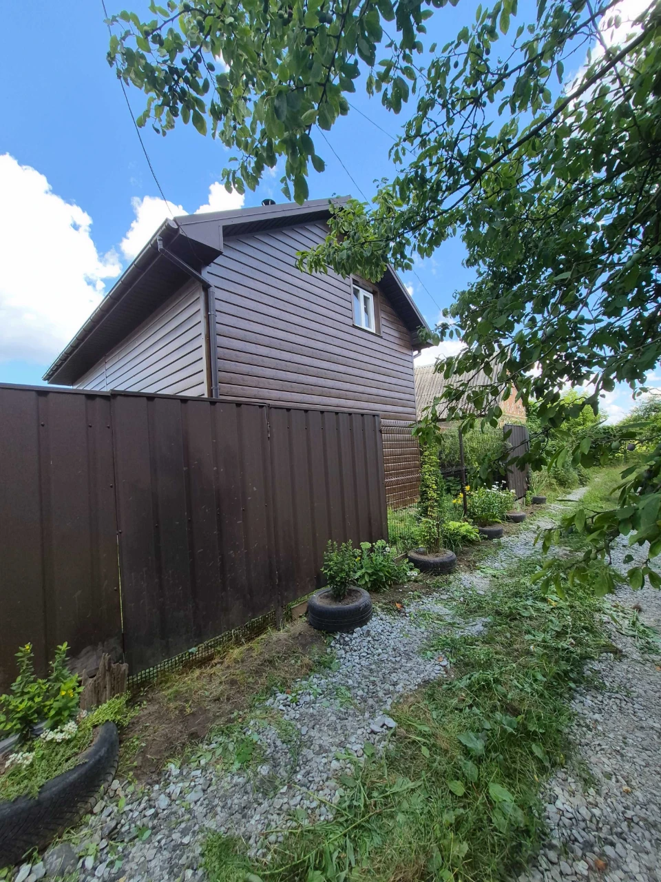 For Sale: Country House with Land of 6 Acres in the "Kras" Cooperative